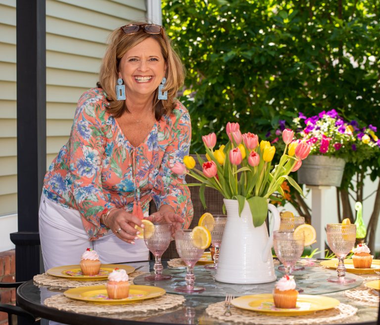 How To Create An Easy Outdoor Table Setting